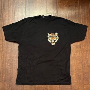 Neck Deep Black Band Graphic Tee with Tiger Design, Size Medium